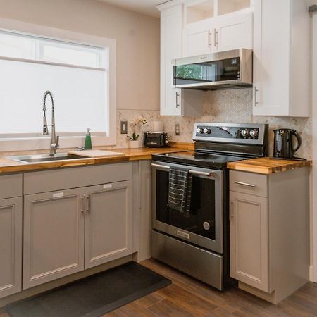 Shares Courtyard Luxury Apt - New! Rockledge Exterior photo