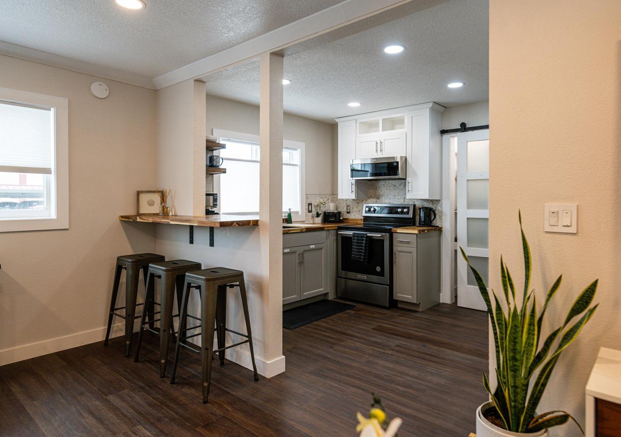 Shares Courtyard Luxury Apt - New! Rockledge Exterior photo