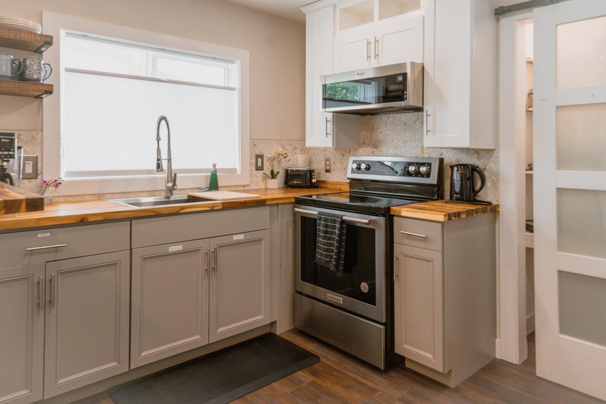 Shares Courtyard Luxury Apt - New! Rockledge Exterior photo