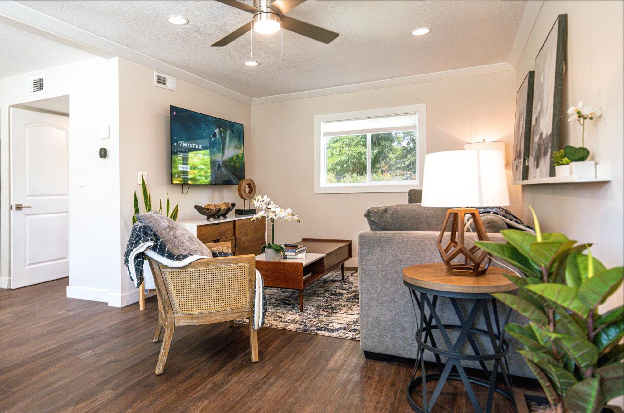 Shares Courtyard Luxury Apt - New! Rockledge Exterior photo